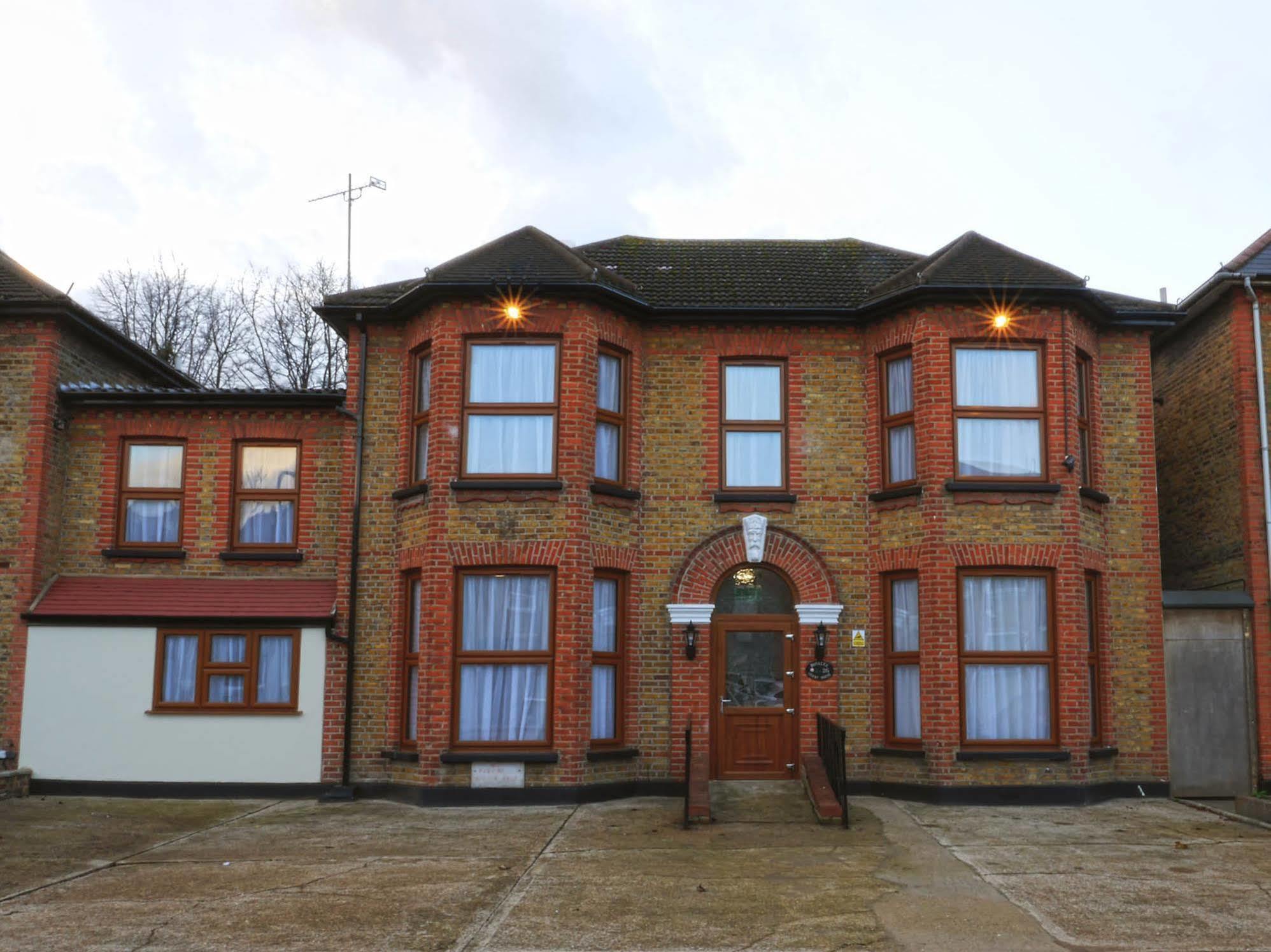 Rosalee Hotel Ilford Exterior photo